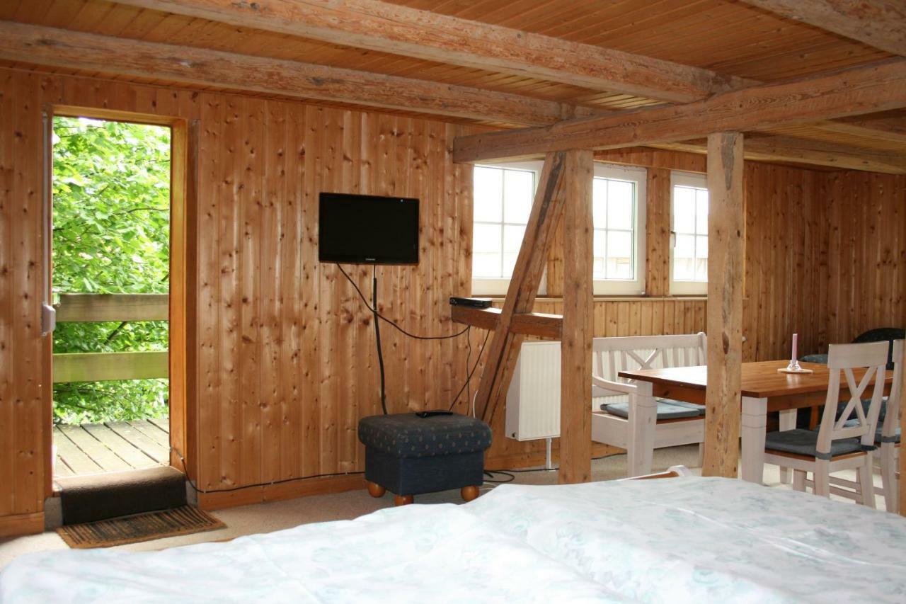 Apartments Cafe Brennnessel Veltheim Екстер'єр фото