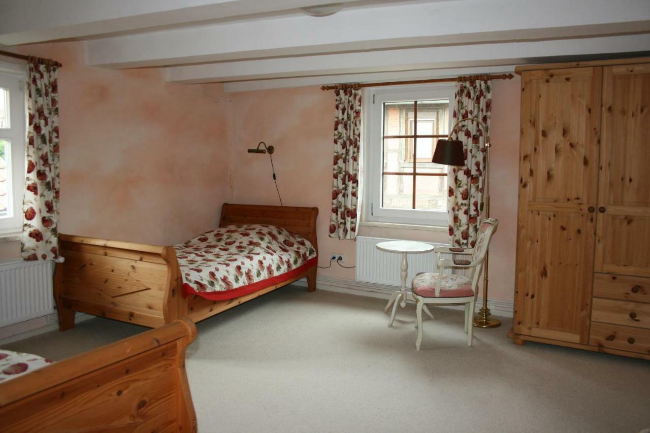Apartments Cafe Brennnessel Veltheim Екстер'єр фото