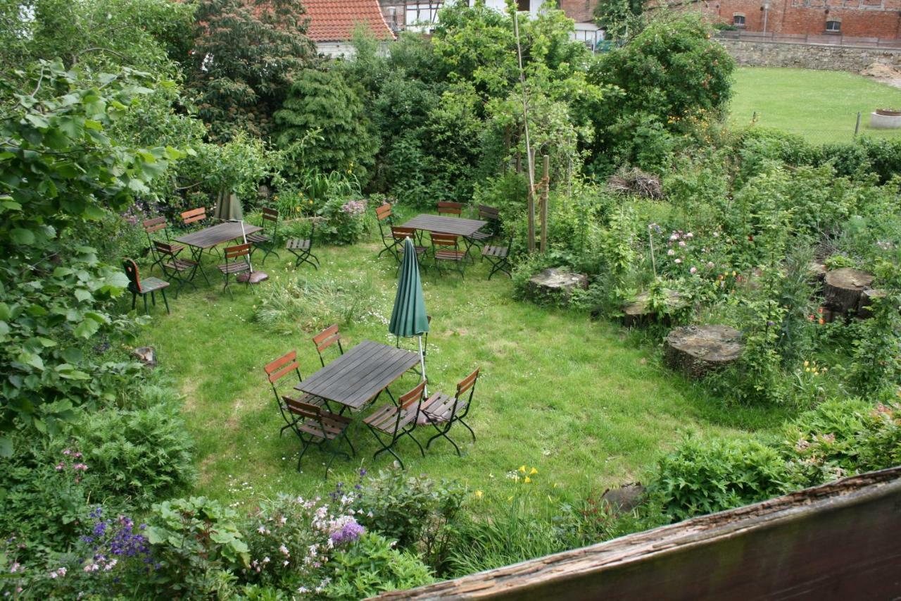 Apartments Cafe Brennnessel Veltheim Екстер'єр фото