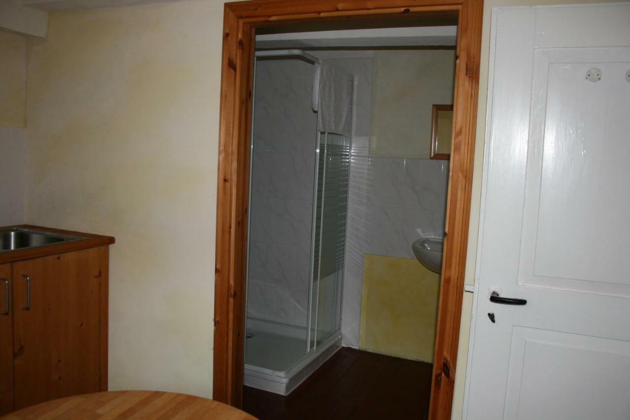 Apartments Cafe Brennnessel Veltheim Екстер'єр фото