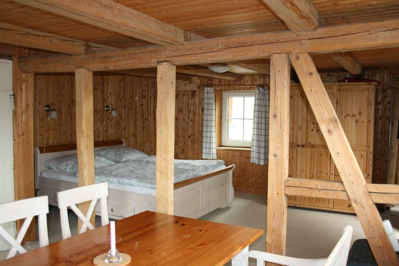 Apartments Cafe Brennnessel Veltheim Екстер'єр фото